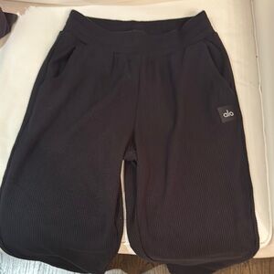 ALO Yoga Black Athletic Shorts Relaxed Fit